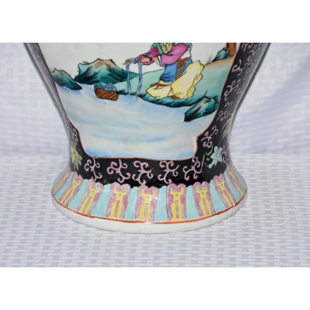 1950s Japanese Decor Royal Satsuma Hand Painted Ginger Temple Jar Vase For Sale In Palm Springs - Image 6 of 10