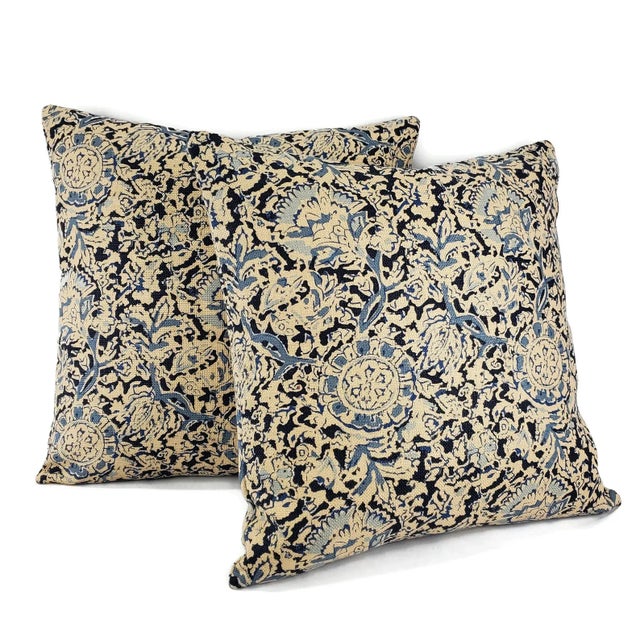 From Ralph Lauren is Arjuna Floral in the color Indigo pillow. This pillow has a stunning and unique floral print of navy,...