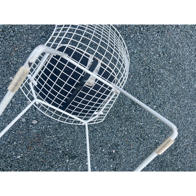A Set of Four Wire Chairs by Harry Bertoia for Knoll International, Circa 1970 For Sale - Image 18 of 18