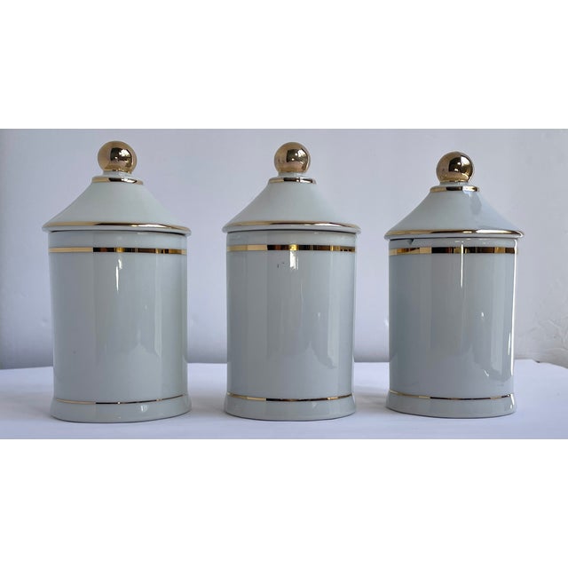 Japanese 1960s Rare Set of Japanese Porcelain Apothecary Lidded Jars by LaGardo Tackett - Set of 3 For Sale - Image 3 of 8