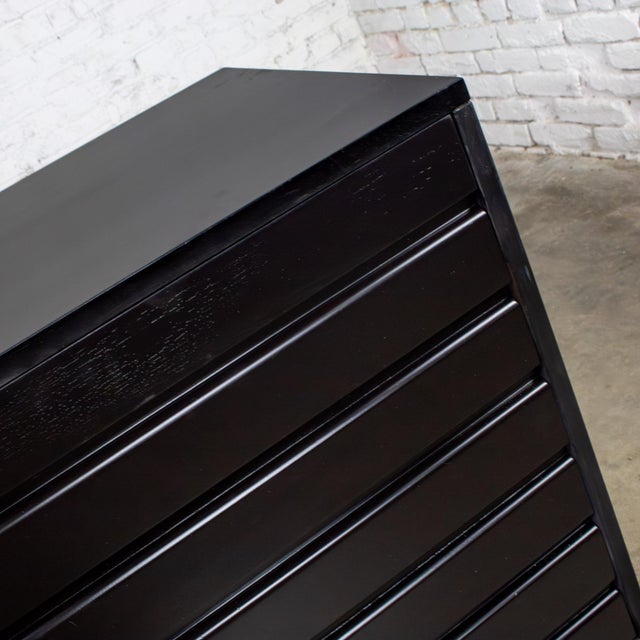 Mid-20th Century MCM Dresser by Sligh Furniture Cross Country Line With Black Painted Frame For Sale - Image 13 of 18