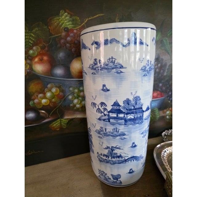 Ceramic Blue Willow Chinoiserie Umbrella Stand For Sale - Image 7 of 8