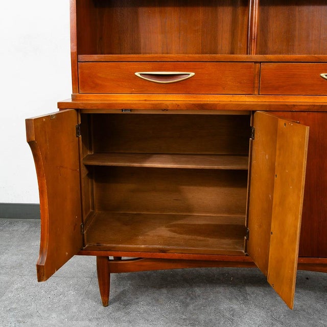 Wood Mid Century Modern China Cabinet Garrison Hutch Glass Display Storage MCM For Sale - Image 7 of 11