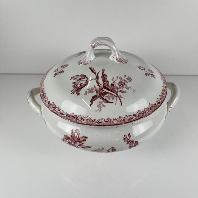 Soup Tureen Fontange Model in Red from Sarreguemines, 1918 For Sale - Image 3 of 15