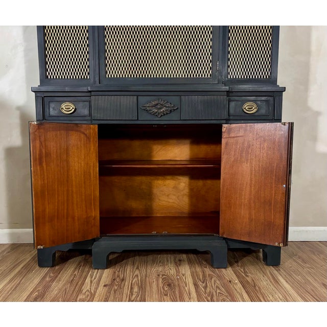 Mid 20th Century Modern Hollywood Regency-Inspired Ebony Display Cabinet With Brass Mesh Door For Sale - Image 11 of 11