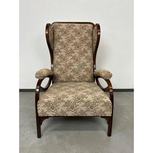 Art nouveau wingchair no.6542 by Thonet in original vintage condition with signs of use. This piece is attributed to the...