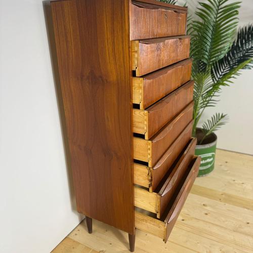 Mid-Century Danish Eight-Drawer Tallboy in Teak For Sale - Image 6 of 9