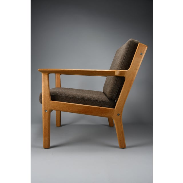 GE-265 Lounge Chair in Oak and Kvadrat Wool by Hans J. Wegner for Getama, Denmark, 1992 For Sale - Image 14 of 14