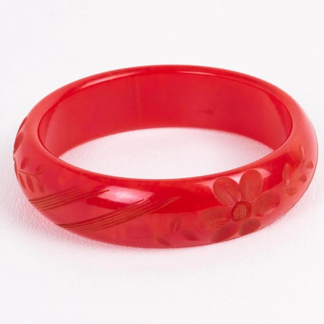 Bakelite Carved Bracelet Bangle Magenta Red Marble For Sale - Image 4 of 8