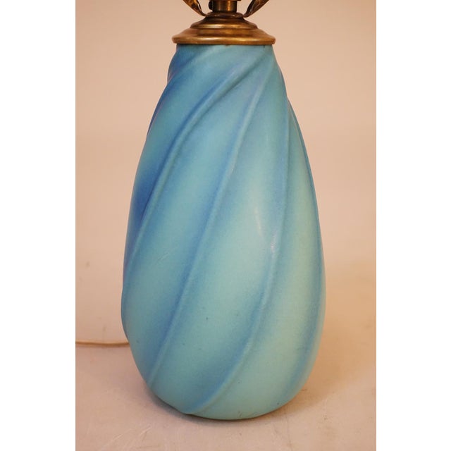 Modern 1950s Mid Modern Van Briggle Aqua Swirl Art Pottery Ceramic Table Lamp Signed For Sale - Image 3 of 10