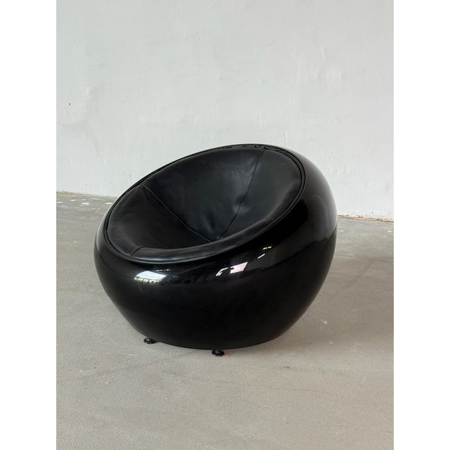 Maison Jansen 1970s Space Age Lounge Chair in Black Polycarbonate With Integrated Leather Seat For Sale - Image 4 of 5
