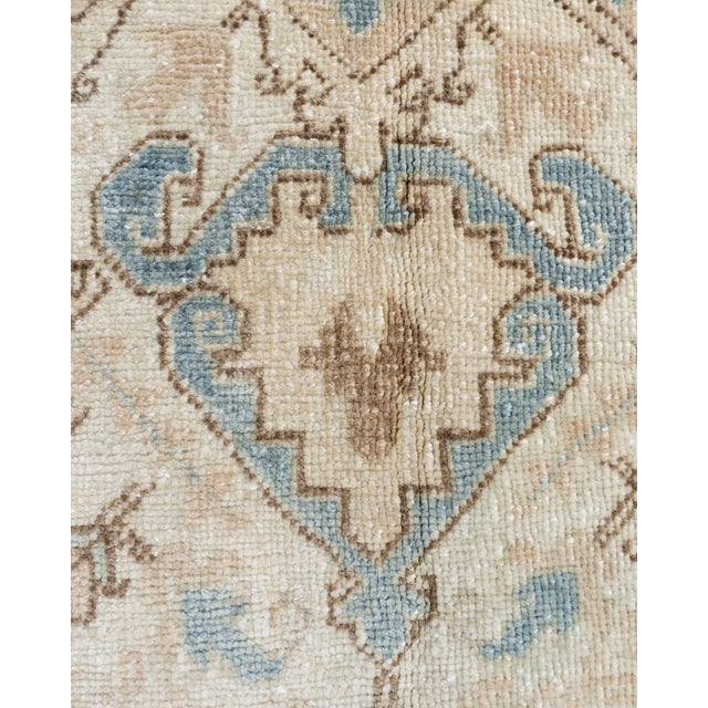 Antique Ivory Heriz Area Rug, 3'7 X 4'5 For Sale In New York - Image 6 of 11