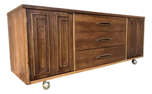 Mid Century Modern Broyhill Sculptra Credenza/Buffet With Casters. Circa 1960s