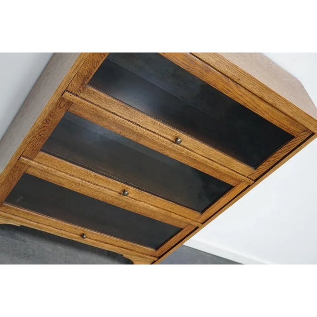 German Oak Bookcase with Folding Doors in Style of Globe Wernicke, 1930s For Sale - Image 17 of 18