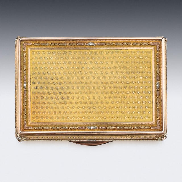 Metal Antique German 3-Colour Gold Snuff Box, Hanau, 1850s For Sale - Image 7 of 18