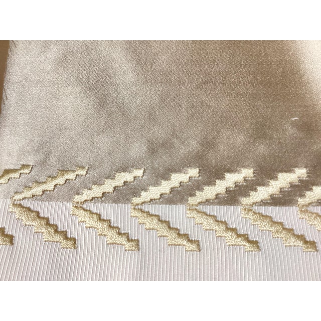 this is a fabric sample for the mMnual Canova 20” stripe pillows for viewing before purchase if necessary.