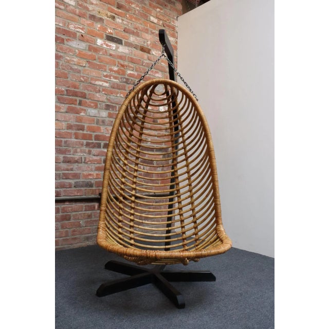Mid-Century Modern Vintage Bamboo and Rattan Hanging Parrot Chair With Cantilever Steel Frame For Sale - Image 3 of 18