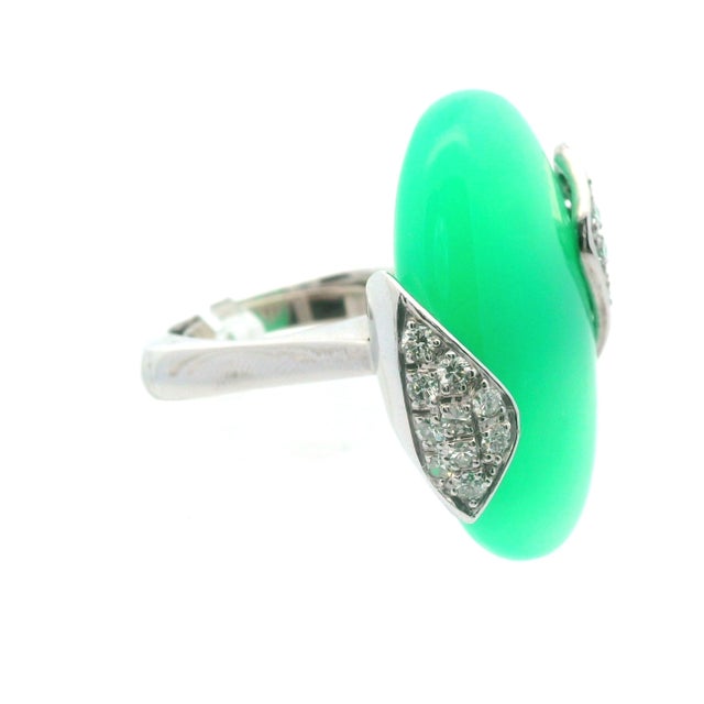 Contemporary 1950s 18k White Gold German Chrysoprase & Diamond Ring Size 7.75 For Sale - Image 3 of 10