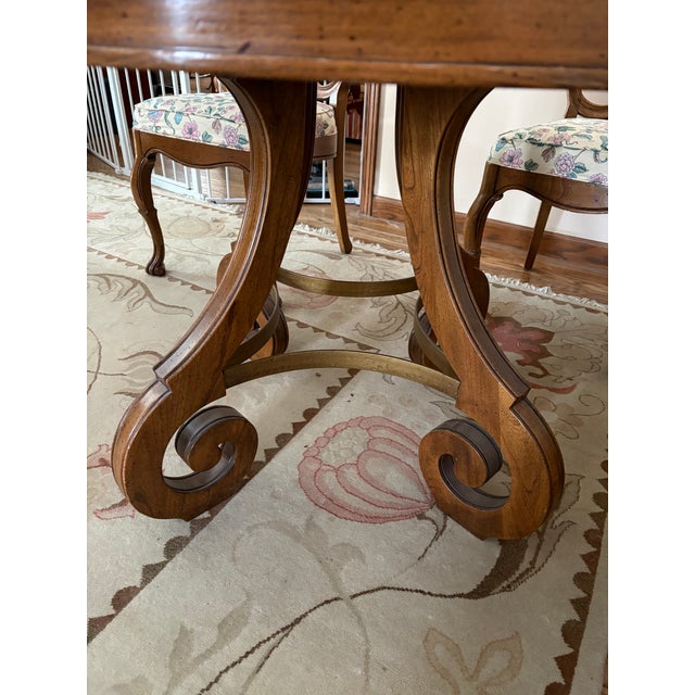 1970s 1970s Expandable Dining Table with Two 19" Leaves and 6 Chairs, Attributed to Hickory For Sale - Image 5 of 5