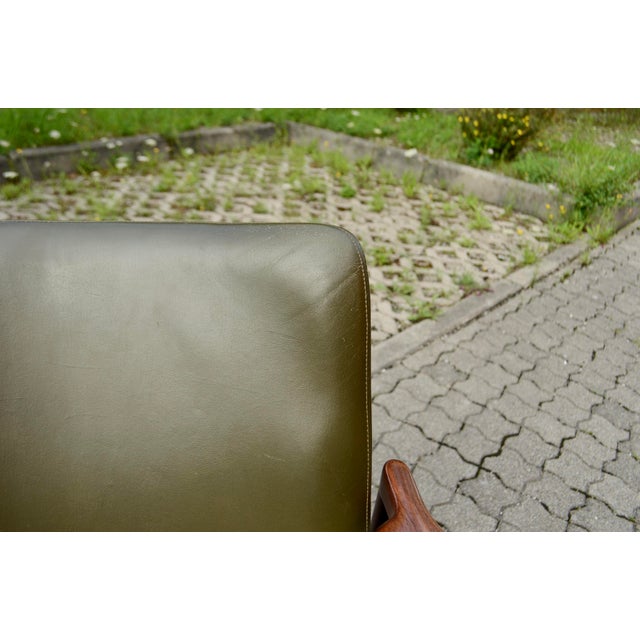 Olive Leather Lounge Chair by Ib Kofod Larsen for Fröscher Sitform, 1976 For Sale - Image 17 of 18