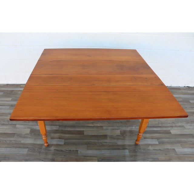 Antique 1920s Farmhouse Drop-Leaf Butterfly Dining Table With Turned Legs For Sale - Image 4 of 18