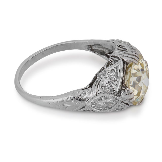 Art Deco 1930s Art Deco Gia 3.09 Carat Old European Cut Diamond Platinum Engagement Ring, Size 7 For Sale - Image 3 of 7