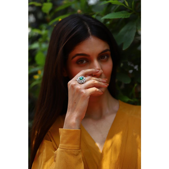 Natural zambian Emerald Ring with Diamond in 18k Gold For Sale - Image 18 of 18