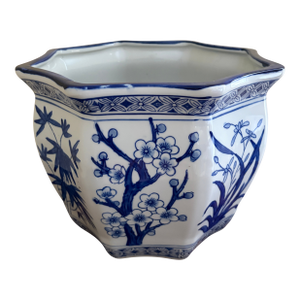 Blue & White Chinoiserie Porcelain Planter With Scalloped Form