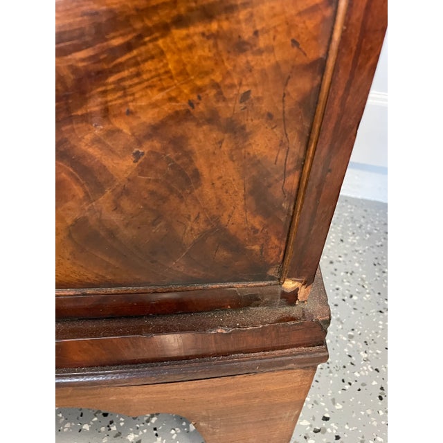 Early 19th Century Mahogany Bowfront Dresser/Chest For Sale - Image 4 of 12