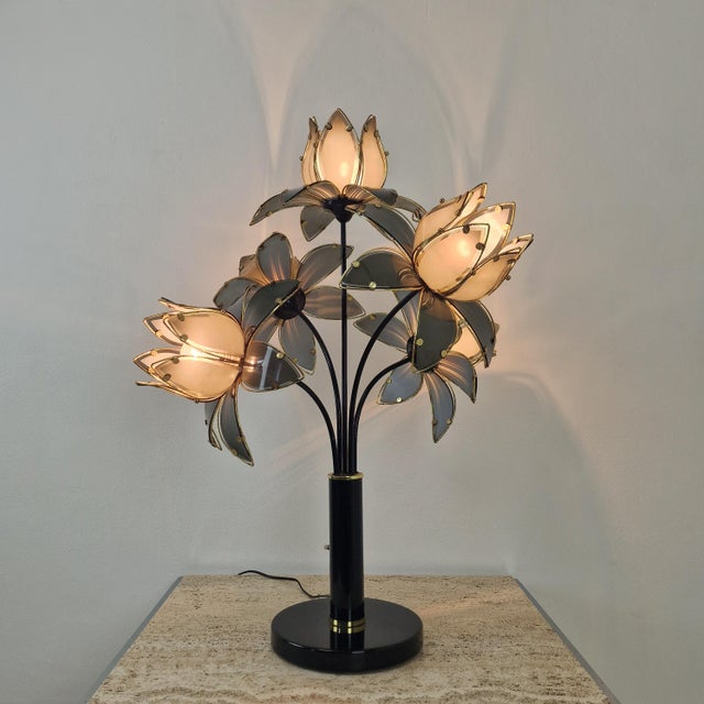 Hollywood Regency Five-Light Lotus Flower Table Lamp in Smoked Glass, 1980s For Sale - Image 6 of 18