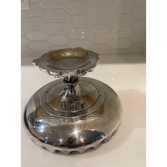 Early 20th Century Antique Walker & Hall Sheffield Silverplate Fruit Compote on a Pedestal For Sale - Image 5 of 6
