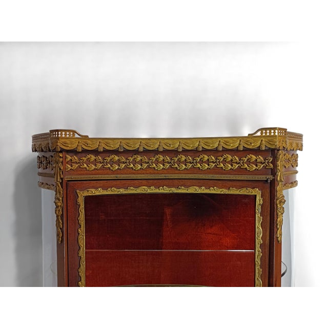Antique Neo-Classical Louis XVI French Hanging Small Display Cabinet in Mahogany and Bronze, 1910s For Sale - Image 11 of 15