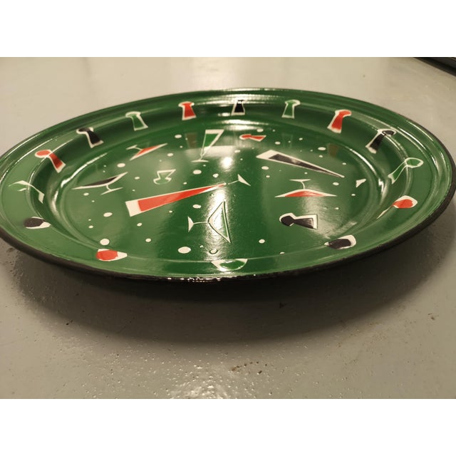 Round Serving Cocktail Tray in Green Enamel Metal, 1970s For Sale - Image 6 of 15