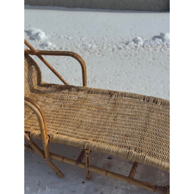 Vintage 1970s Coastal Modern Italian Rattan Chaise Lounge For Sale In Philadelphia - Image 6 of 12