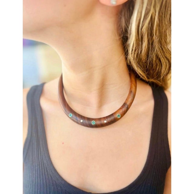 Brown Wood Collar Necklace With Emeralds, Diamonds & 14k Gold For Sale - Image 8 of 12