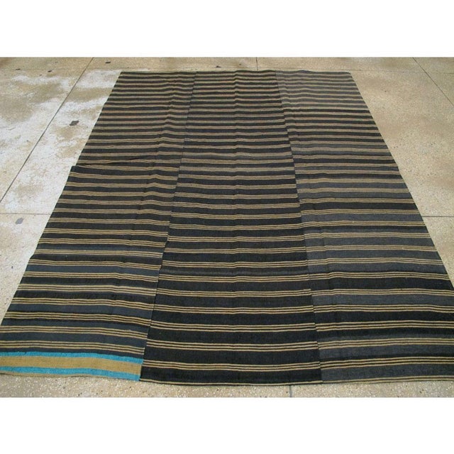 Galerie Shabab Collection Mid-20th Century Turkish Flatweave Kilim Accent Rug For Sale - Image 4 of 9