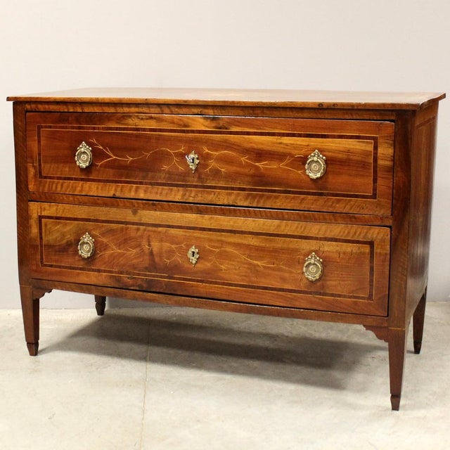 Louis XVI chest of drawers with two drawers "Rolo" In solid walnut, inlaid and threaded, Tarsia Rolo 700 era - Louis XVI...
