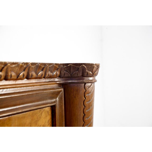 Italian Art Deco Walnut Chest of Drawers, 1930s, in Very Good conditions. Designed 1920 to 1949