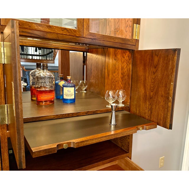 Late 20th Century Henredon Campaign Bar Cabinet – Lighted Display, Pull-Out Serving Bar, Brass Hardware and Solid Wood For Sale - Image 5 of 11