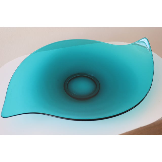 1950s 1950s Mid-Century Modern Viking Glass "Bluenique" Epic Freeform Platter For Sale - Image 5 of 5