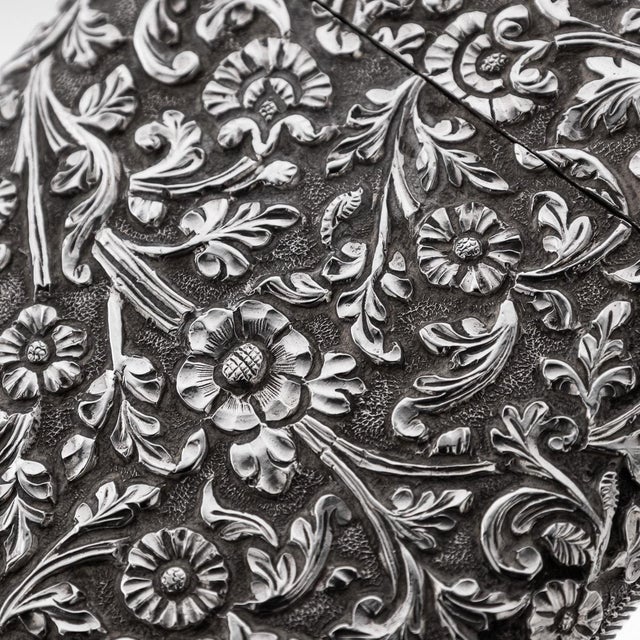 Late 19th Century Antique 19th Century Indian Kutch Silver Cigar Case, 1880s For Sale - Image 5 of 18