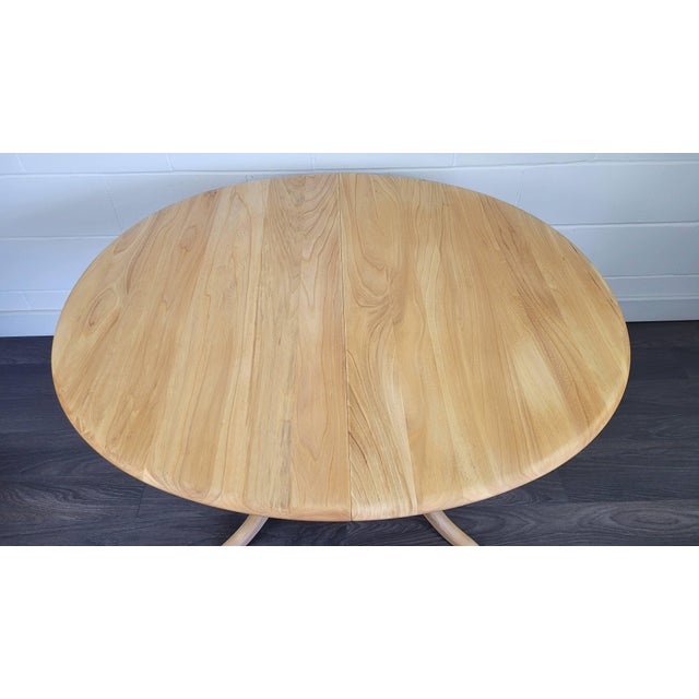 Chester Extendable Pedestal Dining Table from Ercol, 2000s For Sale - Image 18 of 18