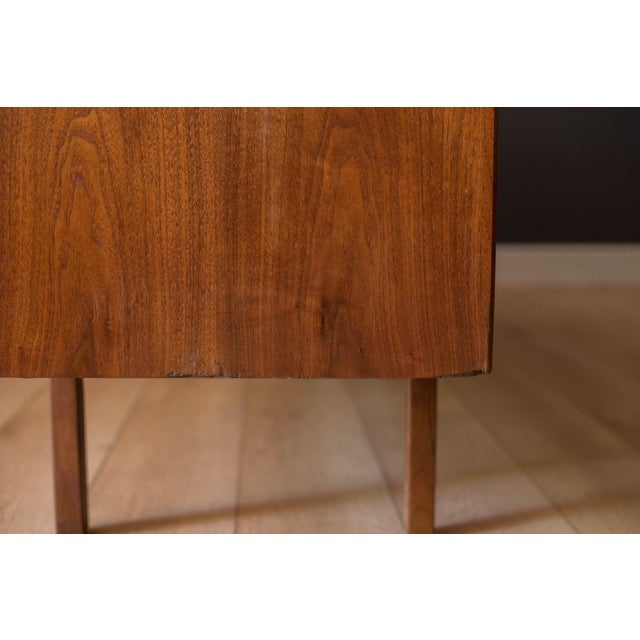 Mid Century Modern Walnut 12-Drawer Dresser by Jack Cartright for Founders Co. For Sale - Image 14 of 18