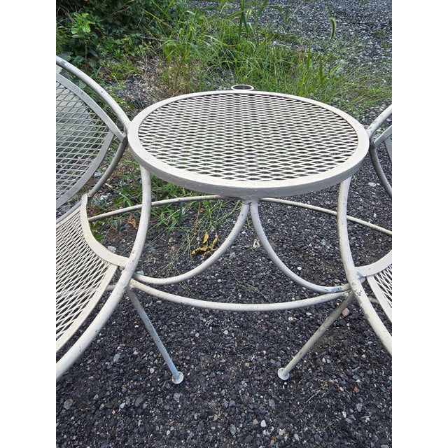 Mid 20th Century Salterini Radar Chairs With Table and Umbrella and Base, Attributed For Sale - Image 9 of 14