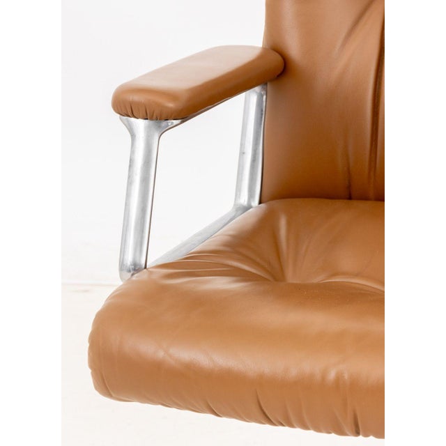 Tecno Osvaldo Borsani Swivel Office Chair, Ca. 1970 For Sale - Image 4 of 7