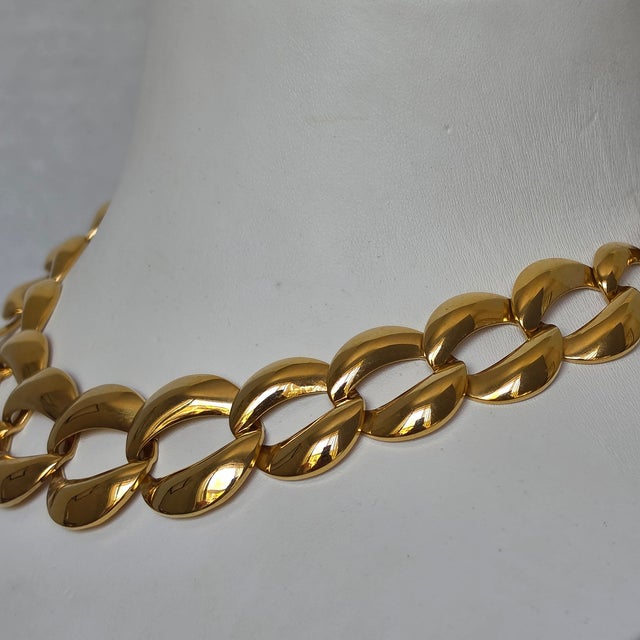 Napier Signed 1980s Gold Tone Graduated Curb Link Statement Necklace For Sale - Image 10 of 12