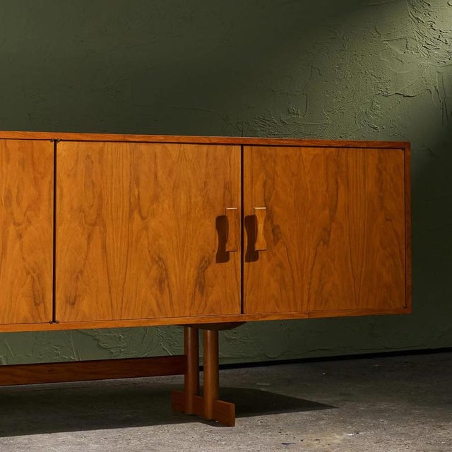 Modern Large Sideboard by Francesco Scapinnelli for Novo Rumo, Brazil, 1960s For Sale - Image 3 of 14