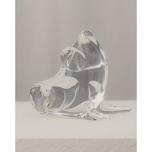 Frog figurine made of clear glass by Licio Zanetti. A very typical design by this master glassmaker. Signed on the base...