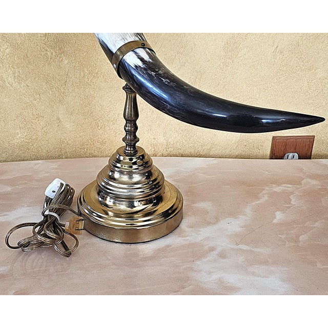 Vintage Faux Horn & Brass Table Lamp – Hollywood Regency For Sale - Image 16 of 18