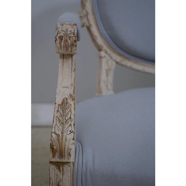 French Louis XVI Style Blue & White Oval Back Settee For Sale - Image 13 of 18